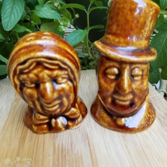 Vintage Salt & Pepper Shaker Ceramic Porcelain Man with Top Hat Woman in Bonnet - Picture 2 of 8
